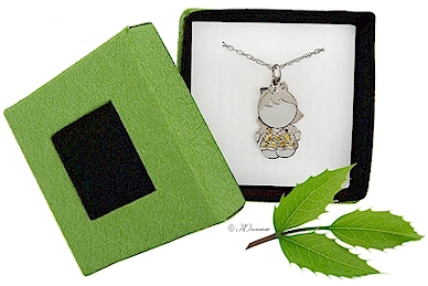 Our little green and brown gift box.